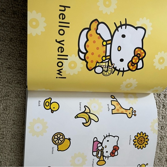 Rare: new Hello Kitty Book of Colours- with make your own mobile - Picture 3 of 4